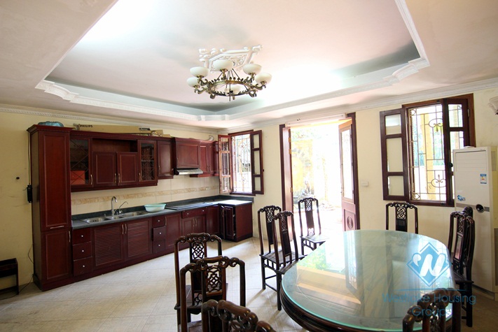 Cheap house for rent in the heart of Tay Ho over 400 sqm usage area